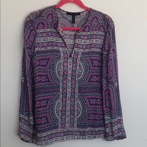 BCBG beautiful flowy shirt